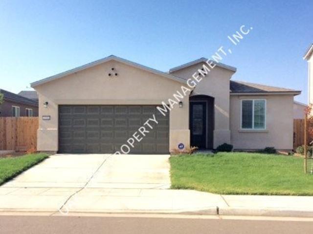 3 BR, 2.5 BA Apartment 1193 S. Carriage Avenue, Fresno, CA 93727