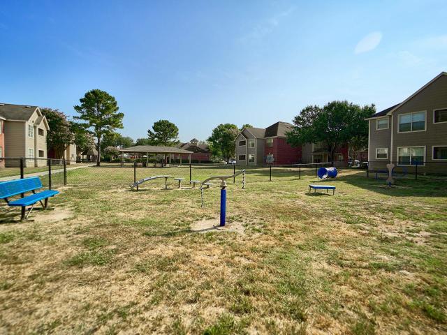 3 BR, 2.5 BA Apartment 1100 S Cherry St Unit 3 302, Tomball, TX 77375