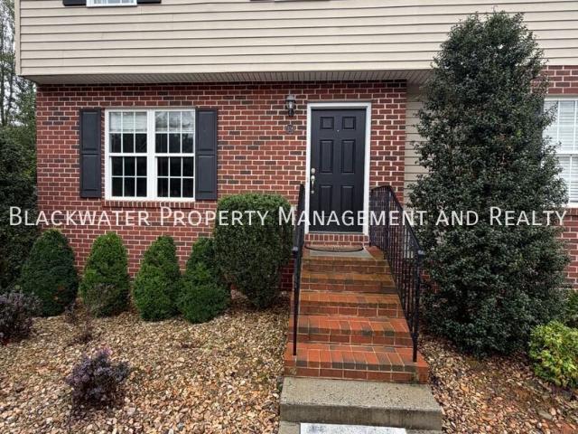 3 BR, 2.5 BA Apartment 110 Aaron Place, Lynchburg, VA 24502