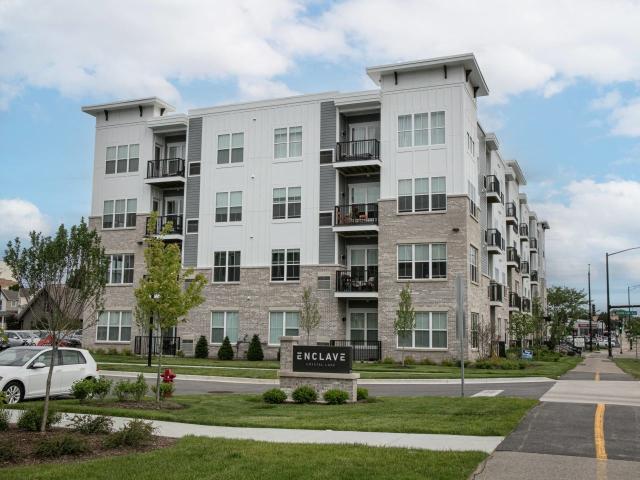 3 BR, 2.5 BA Apartment 111 E Crystal Lake Ave Unit 91 D, Crystal Lake, IL 60014