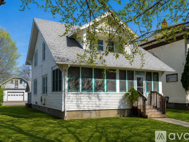 3 BR, 2.5 BA Apartment 112 16th Ave S, St. Cloud, MN 56301