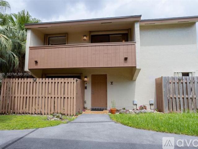 3 BR, 2.5 BA Apartment 11353 Sw 109 Th Rd, Unit 55 X, Miami, FL 33176