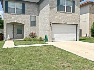 3 BR, 2.5 BA Apartment 11358 Victory Cavern, San Antonio, TX 78254