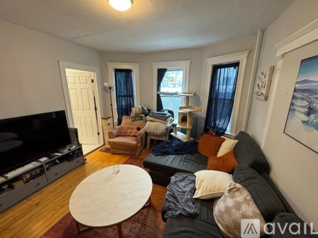 3 BR, 2.5 BA Apartment 11 Burnham St, Unit 1, Somerville, MA 02144