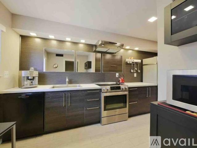 3 BR, 2.5 BA Apartment 11 Montsalas Dr, Unit, Monterey, CA 93940