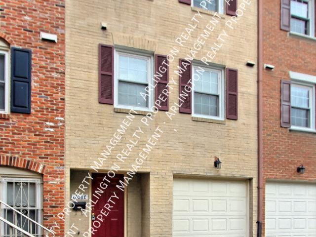 3 BR, 2.5 BA Apartment 1208 E N. Wayne St, Arlington, VA 22201