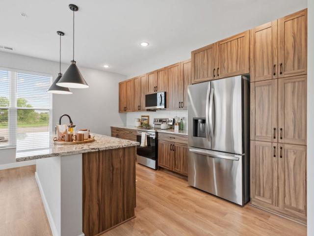 3 BR, 2.5 BA Apartment 13570 Commerce Boulevard Unit 111, Rogers, MN 55374