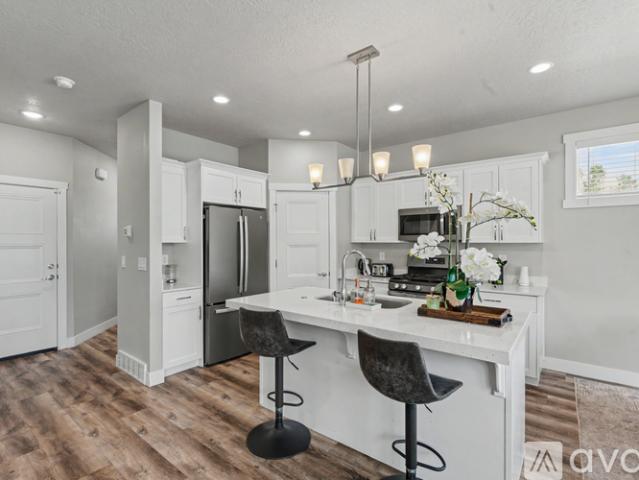 3 BR, 2.5 BA Apartment 1303 E Weyburn Ln, Unit Weyburn Lane, Holladay, UT 84117