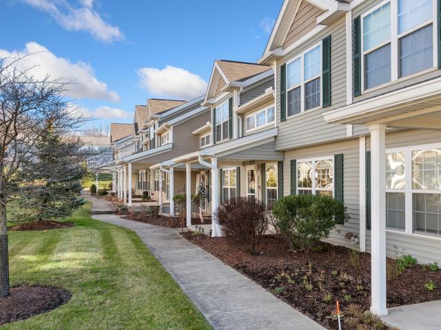 3 BR, 2.5 BA Apartment 13100 13600 Woodcroft Trace Unit 56, North Royalton, OH 44133