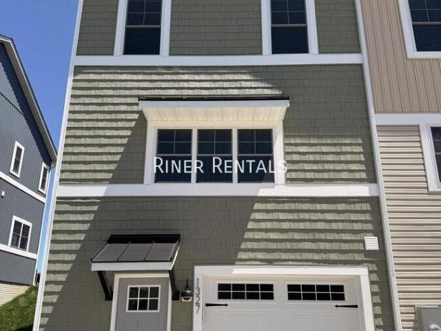 3 BR, 2.5 BA Apartment 1327 Derby Drive, Rockingham, VA 22801