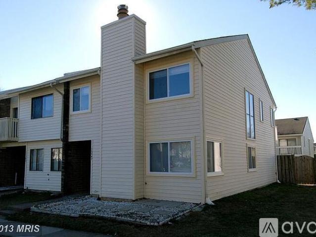 3 BR, 2.5 BA Apartment 13347 Hungerford Place, Herndon, VA 20170