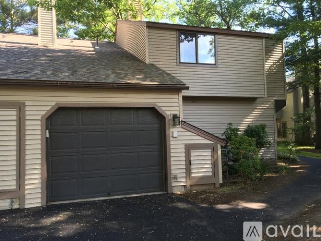 3 BR, 2.5 BA Apartment 13 Walnut Lane, Unit None, Avon, CT 06001