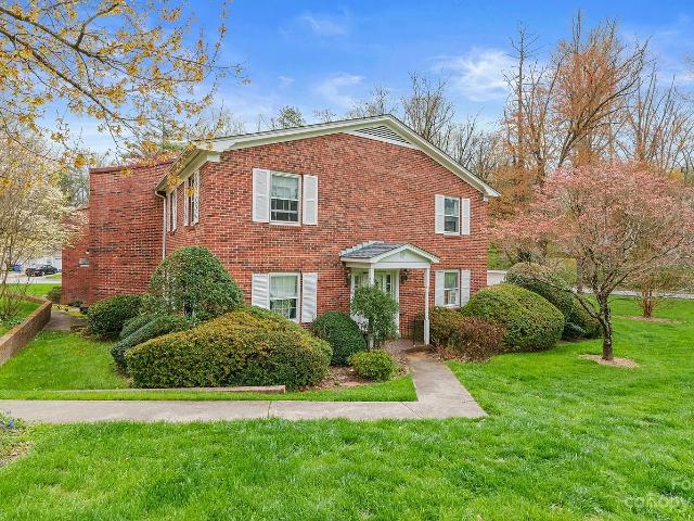 3 BR, 2.5 BA Apartment 1411 Kensington Rd, Hendersonville, NC 28791
