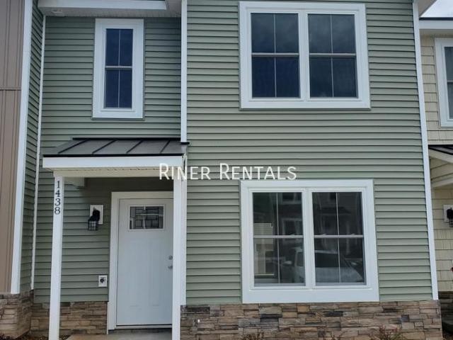 3 BR, 2.5 BA Apartment 1438 Hornsby Avenue, Rockingham, VA 22801