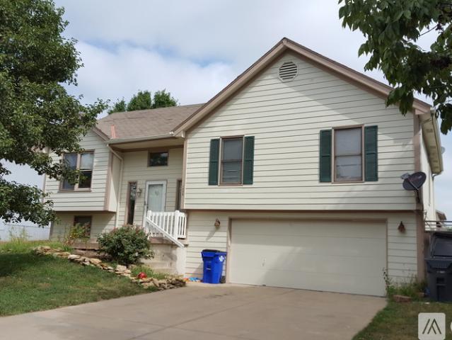3 BR, 2.5 BA Apartment 1558 W Mulberry St, Olathe, KS 66061