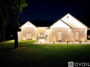 3 BR, 2.5 BA Apartment 15994 Maple Lane, Malakoff, TX 75148
