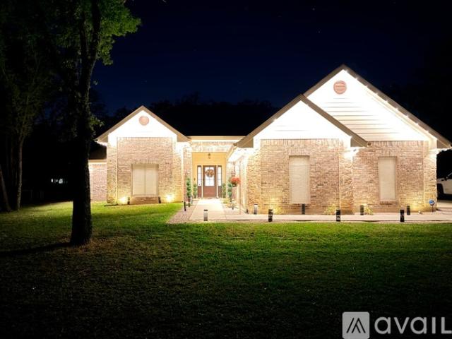 3 BR, 2.5 BA Apartment 15994 Maple Lane, Malakoff, TX 75148