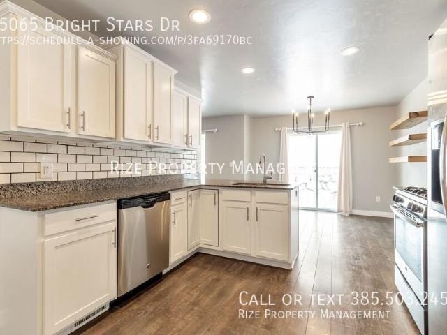 3 BR, 2.5 BA Apartment 15065 Bright Stars Dr, Bluffdale, UT 84065