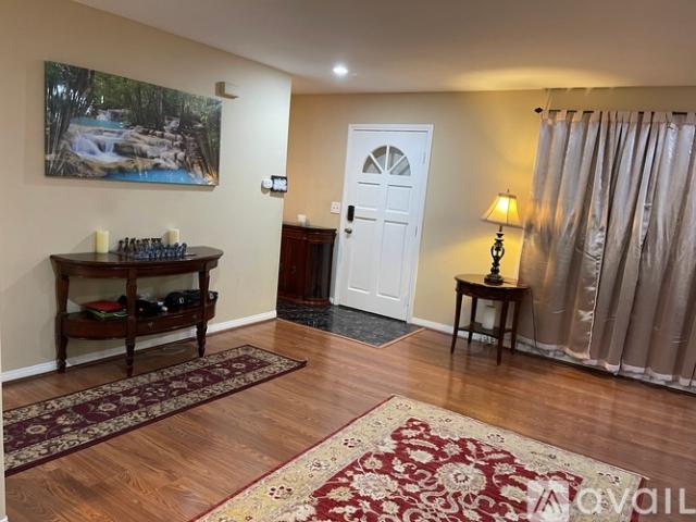 3 BR, 2.5 BA Apartment 1660 West 146th Street, Unit 6, Gardena, CA 90247