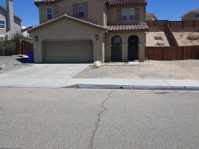 3 BR, 2.5 BA Apartment 16977 Jurassic Pl, Victorville, CA 92394