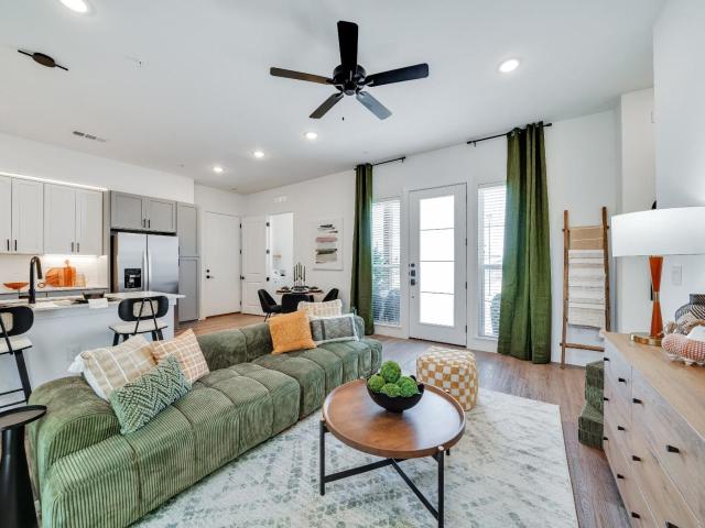 3 BR, 2.5 BA Apartment 1601 Mustang Drive Unit 128, Marble Falls, TX 78654