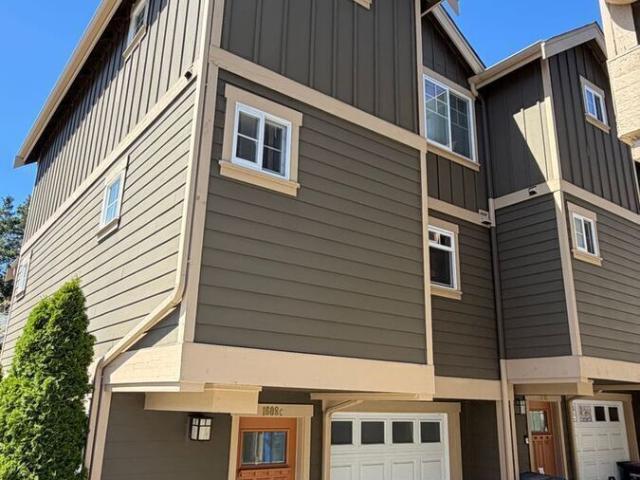 3 BR, 2.5 BA Apartment 1608 NW 65th St, Seattle, WA 98117