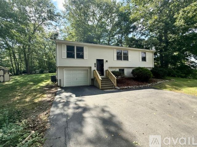 3 BR, 2.5 BA Apartment 161 Deerfield Ridge Dr, Groton, CT 06355