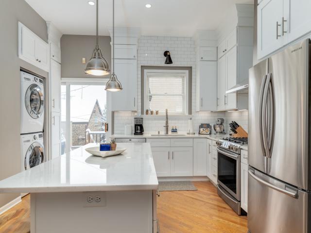 3 BR, 2.5 BA Apartment 1745 North Hermitage, Chicago, IL 60622