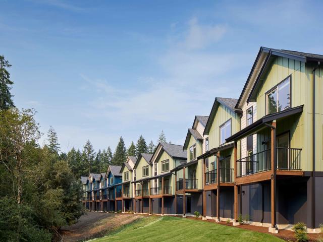 3 BR, 2.5 BA Apartment 17701 135th Avenue Court East Unit 29, Puyallup, WA 98374