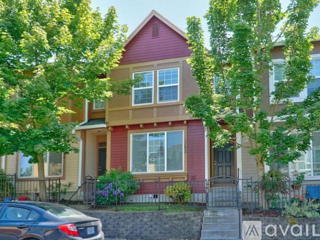 3 BR, 2.5 BA Apartment 17072 SW Rockridge Ct, Unit 1, Beaverton, OR 97006