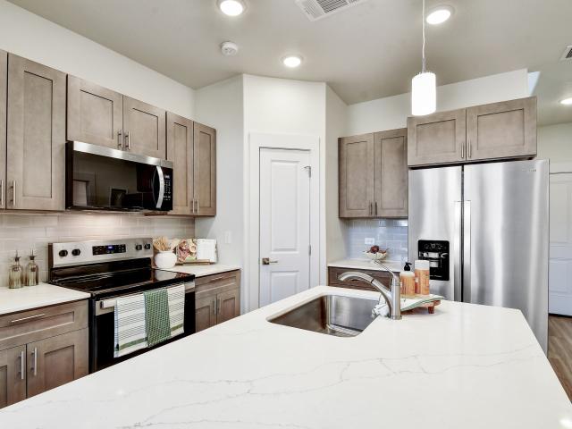 3 BR, 2.5 BA Apartment 1728 Equinox Circle Unit 1 1709, New Braunfels, TX 78132