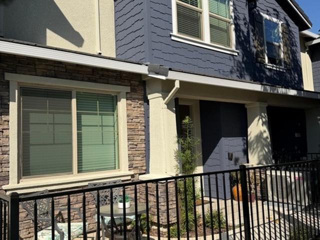 3 BR, 2.5 BA Apartment 1733 Grand Breeze Ln, Unit 1, Lincoln, CA 95648
