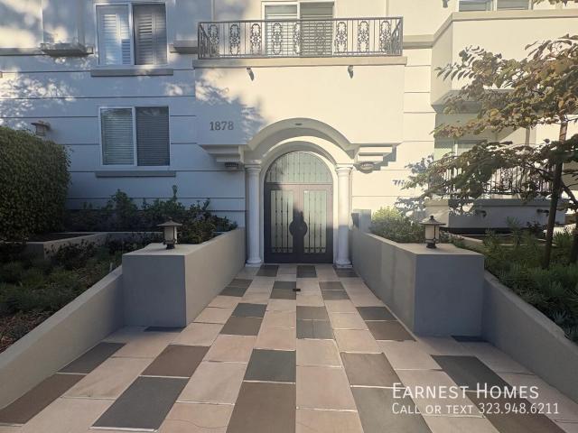 3 BR, 2.5 BA Apartment 1878 Greenfield Avenue PH1, Los Angeles, CA 90025