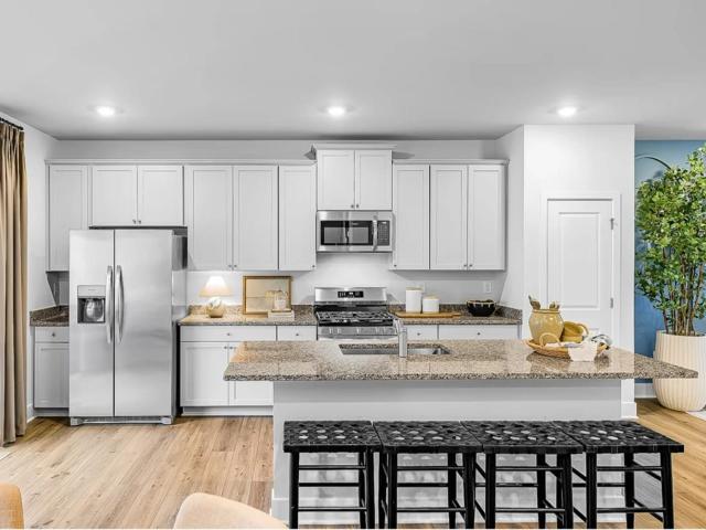 3 BR, 2.5 BA Apartment 1827 Hidden Dale Road Unit 5 7612, Windsor Mill, MD 21244
