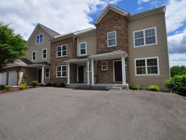 3 BR, 2.5 BA Apartment 204 Cervinia Ct Unit 117 Hintersee Court, East Stroudsburg, PA 18301