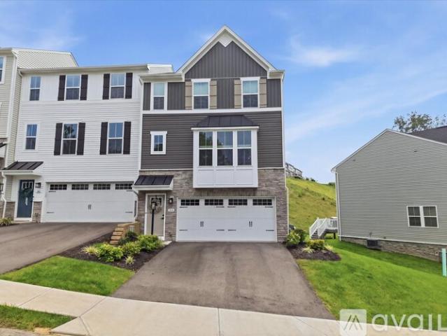 3 BR, 2.5 BA Apartment 204 Filmore Dr, Unit 204, Canonsburg, PA 15317