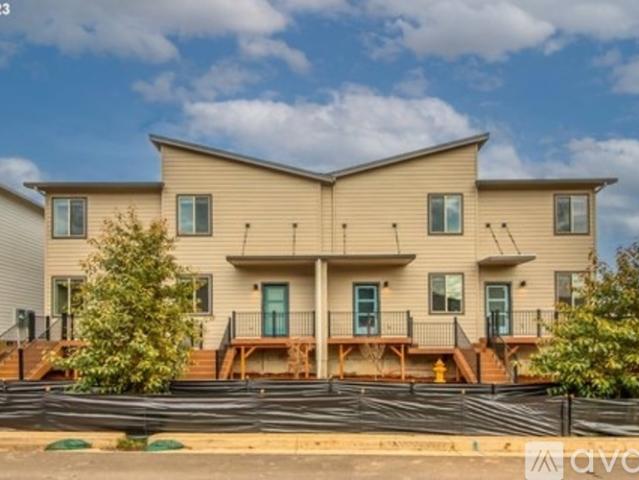 3 BR, 2.5 BA Apartment 2069 Strong Road Southeast, Unit N/A, Salem, OR 97302