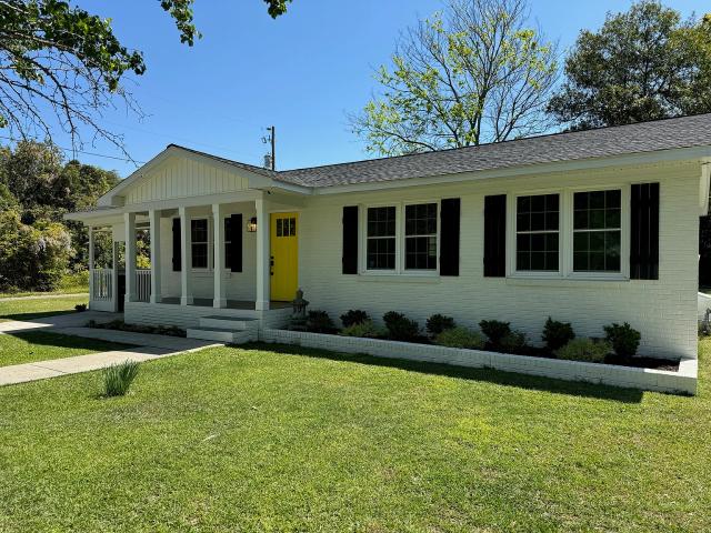 3 BR, 2.5 BA Apartment 202 Kershaw St SE, Aiken, SC 29801