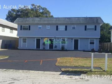 3 BR, 2.5 BA Apartment 2151 Alicia Drive C, Clearwater, FL 33763