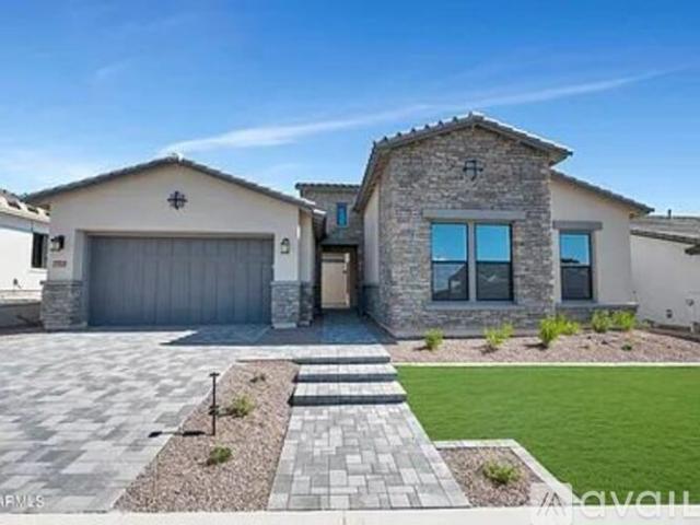 3 BR, 2.5 BA Apartment 21688 West Monterosa Street, Buckeye, AZ 85396