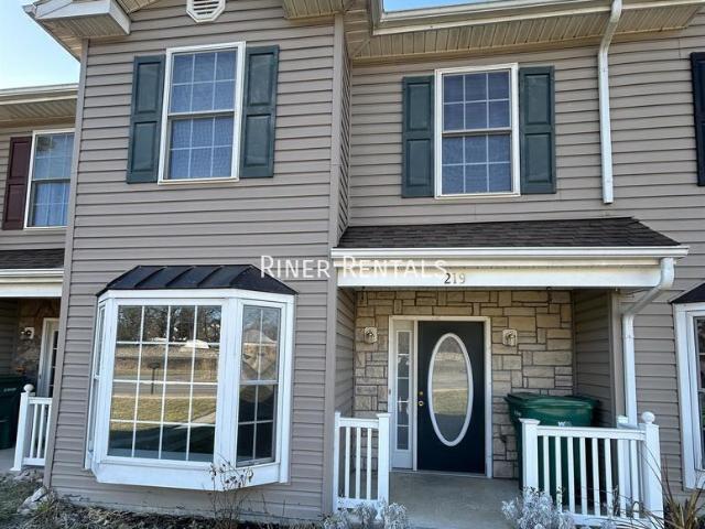 3 BR, 2.5 BA Apartment 219 Aspen Avenue, Grottoes, VA 24441