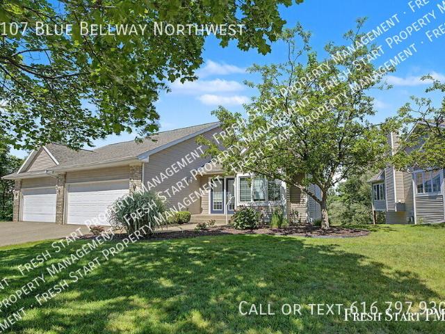 3 BR, 2.5 BA Apartment 2107 Blue Bellway Northwest, Grand Rapids, MI 49504