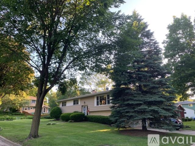 3 BR, 2.5 BA Apartment 2114 Brentwood Parkway, Madison, WI 53704