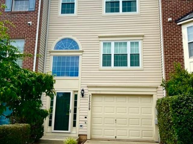 3 BR, 2.5 BA Apartment 21259 Owls Nest Circle, Unit 42, Germantown, MD 20876