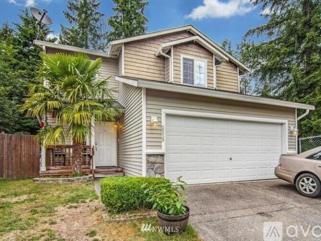 3 BR, 2.5 BA Apartment 2213 188th Place Southwest, Lynnwood, WA 98036