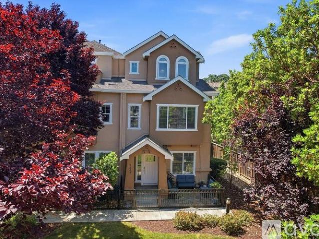 3 BR, 2.5 BA Apartment 2222 Raspberry Lane, Mountain View, CA 94043