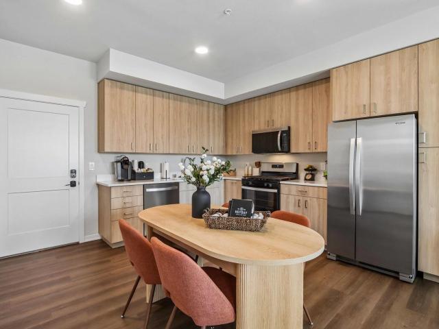 3 BR, 2.5 BA Apartment 2300 Independence Dr. Unit 01 0170, Aurora, IL 60506