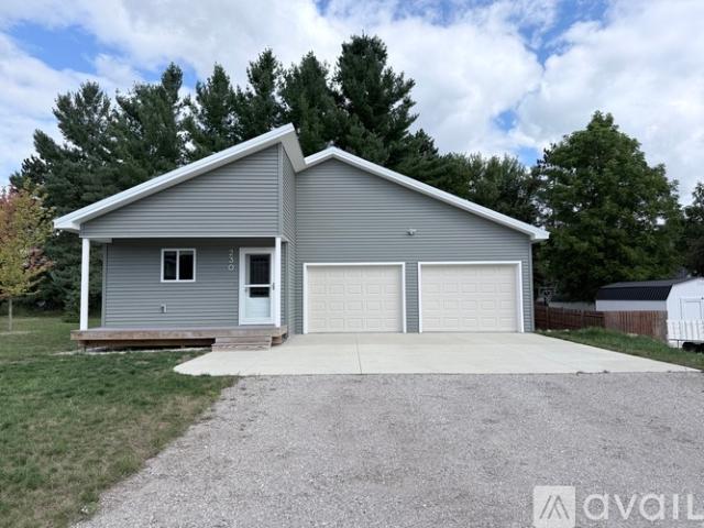 3 BR, 2.5 BA Apartment 230 Ridge St, Boyne City, MI 49712