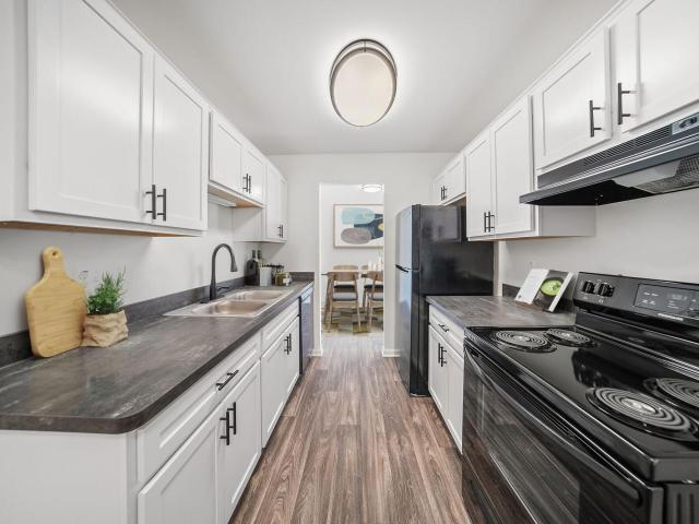 3 BR, 2.5 BA Apartment 23275 Riverside Dr Unit 2117, Southfield, MI 48033