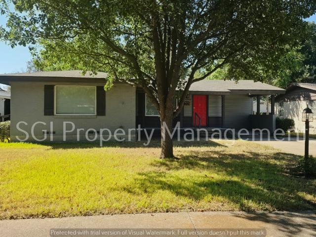 3 BR, 2.5 BA Apartment 2332 Hartline Dr, Dallas, TX 75228